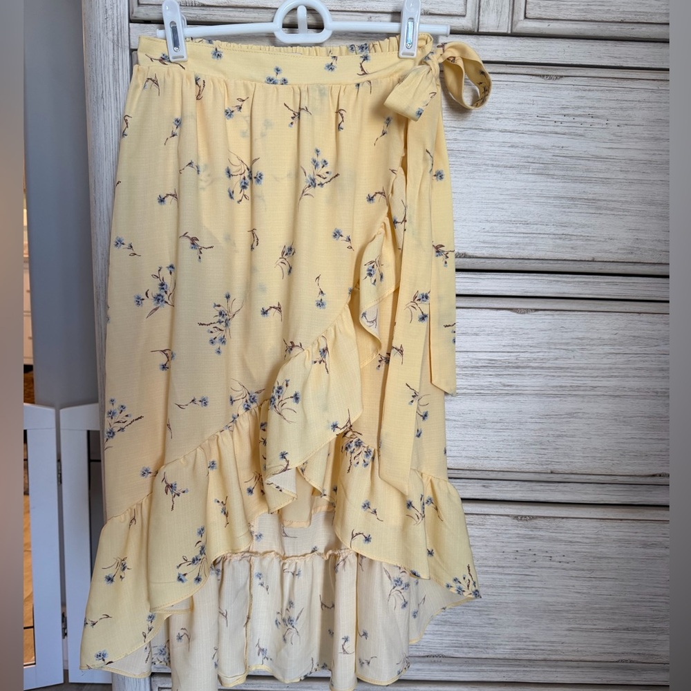 New And Now This Yellow Floral Ruffle High-Low Skirt xs